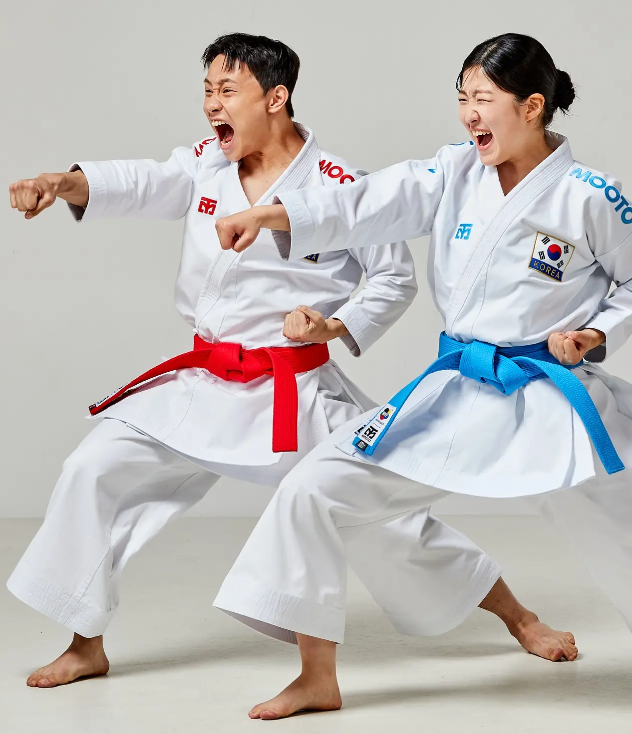 Karategui de kata Mooto Kata Pro Premium con snap Hot Pressed — competición WKF — Mooto España Madrid