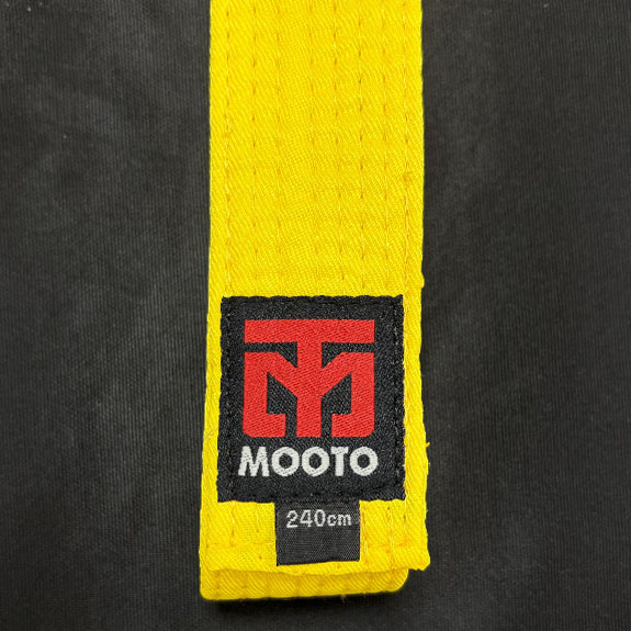 cinturon amarillo mooto